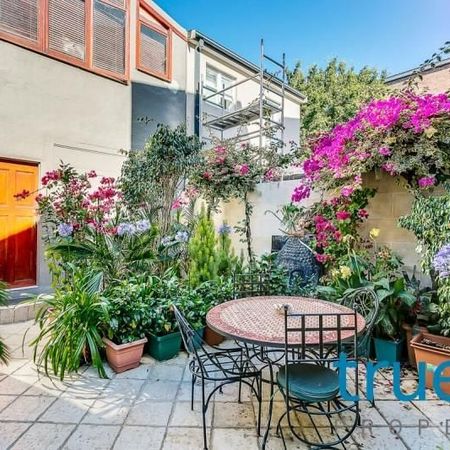 AFFORDABLE AND CONVENIENT ROOM IN IDEALLY LOCATED HOME - Photo 3