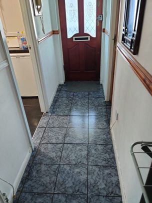 4 Bed Flat, Howcroft House, E3 - Photo 1