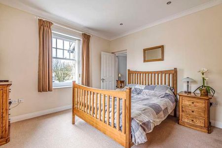 London Place, London Road, Cirencester, GL7 - Photo 5