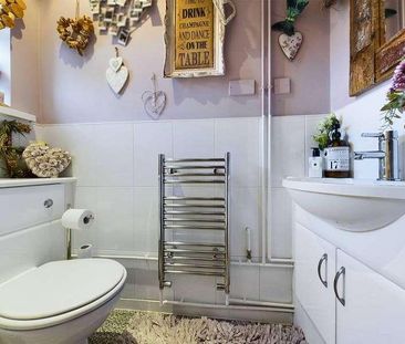 Clos-y-broch, Thornhill, Cardiff, CF14 - Photo 1