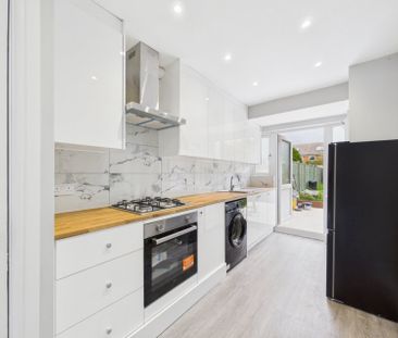 Station Crescent, Ashford, Surrey,TW15 - Photo 6