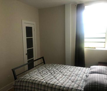 Grand 4 1/2 meublé à louer au mois deux chambres situé dans le pitt... - Photo 2