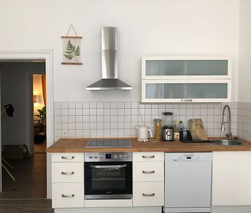 Modernisierte & helle 2-Zimmer-Altbauwohnung in zentrumsnaher Lage - Foto 2