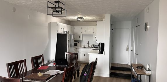 Bel Appartement 5½, Immeuble Bien Situé - Photo 2