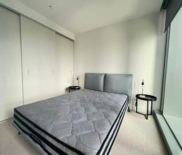 1 Bedroom 1 Study apartment - West Side Place - Photo 3