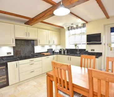 4 bedroom barn conversion to rent - Photo 2