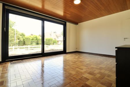 Ruime villa met 4 slp, tuin, 2 terrassen en 2 garages voor 1.250 EUR/mnd - Photo 2