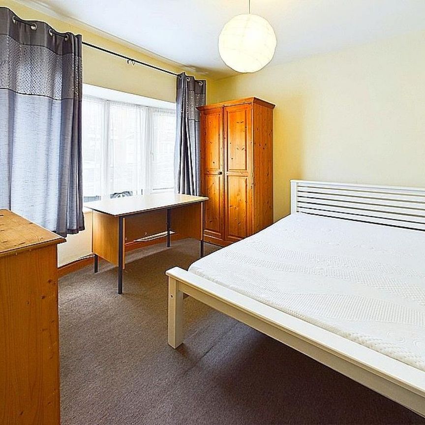 4 bedroom House To Let Total Size: 1238 SQ FT - Photo 1