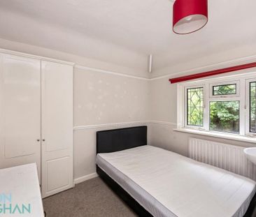 6 bedroom end of terrace house to rent - Photo 2