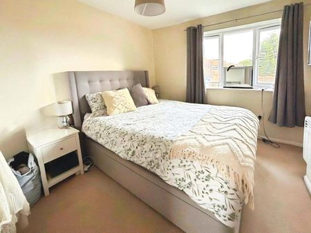 2 bedroom terraced house to rent - Photo 2