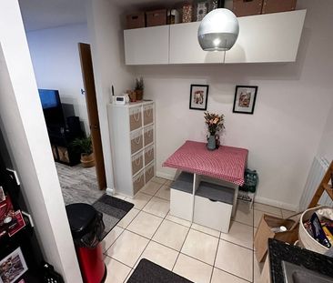 1 Bed Flat, Abbeyfields Close, NW10 - Photo 2