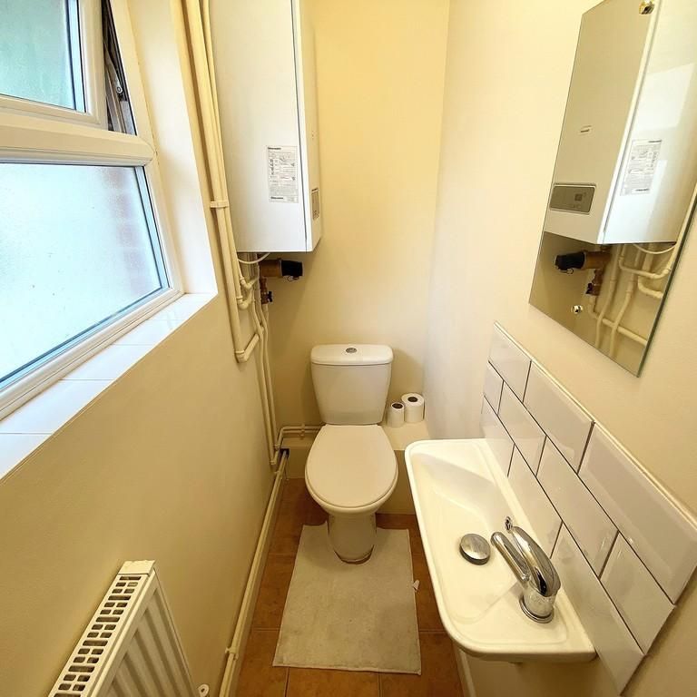 6 bedroom end of terrace house to rent - Photo 1