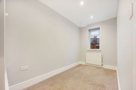 3 bed semi-detached house to rent in Clarence Street, Leyland, PR25 - Photo 2