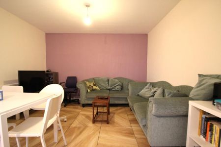 5 bedroom semi-detached house to rent - Photo 3