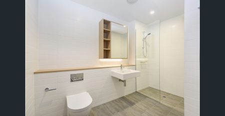 Light-filled residence in Thornton Estate - Photo 3