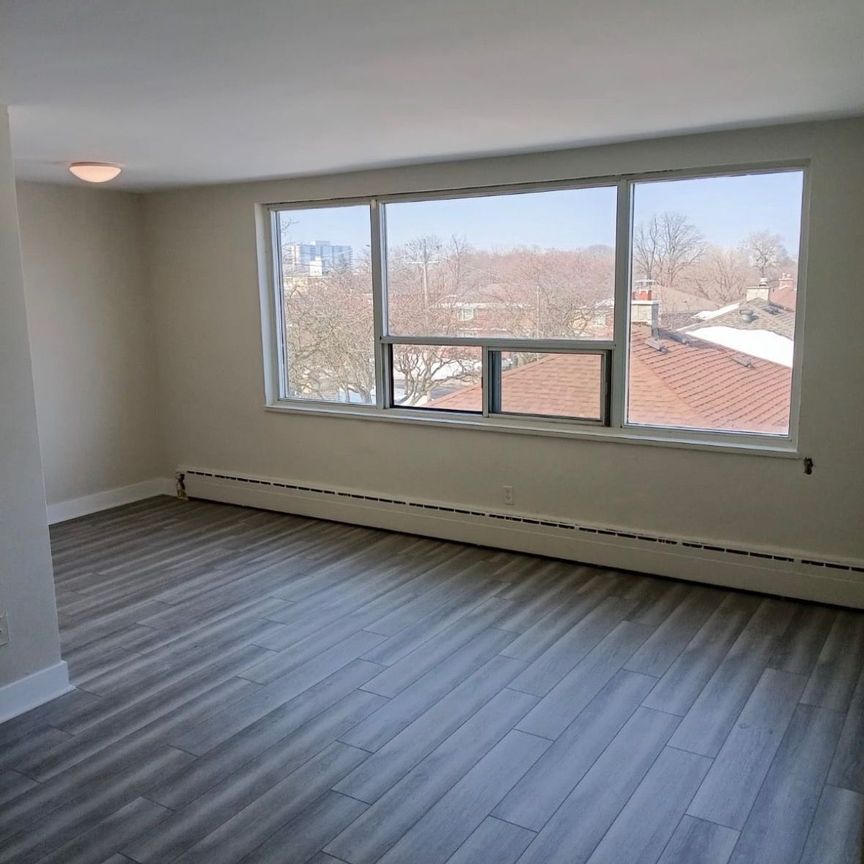 For Lease - 101 BROOKHAVEN Drive Unit# 302, Toronto, Ontario - Photo 1