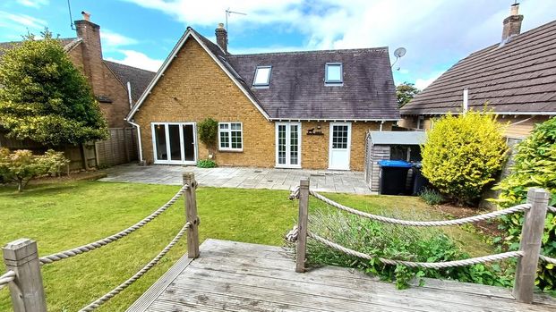 4 bedroom detached house to rent - Photo 1