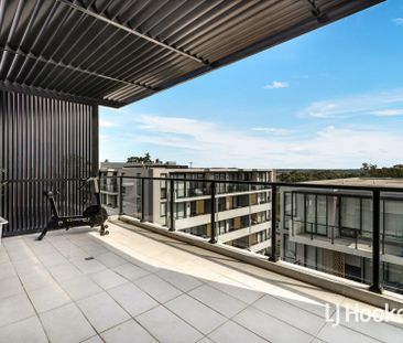 Stunning 2 Bedroom Apartment - Top Floor + Double Balcony! - Photo 1