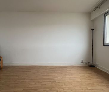 Appartement a louer Paris - Loyer €950/mois charges comprises ** - Photo 1