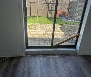 For Lease - 31 LAKELAND Drive Unit# BASEMENT, Toronto, Ontario - Photo 1