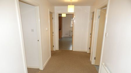 Whitehill Place, Glasgow, G31 2BB - Photo 5