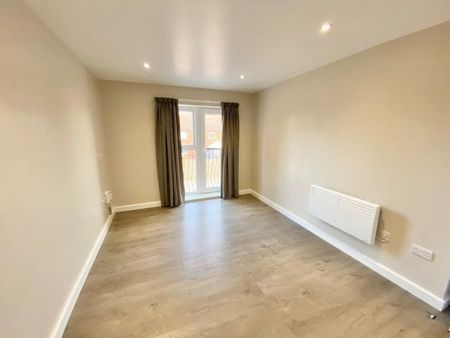 Danelaw Court, Hinckley, LE10 - Photo 2