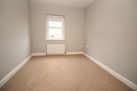 13 Beechfield Mews, Lisburn, BT28 1NR - Photo 3