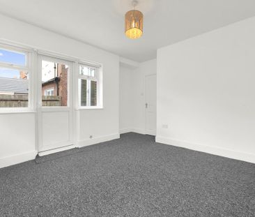 3 bedroom flat to rent - Photo 4