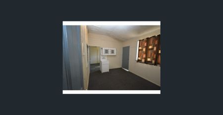 🏡 Spacious 5-Bedroom Family Home in Allenstown – Perfect for Modern Living! - Photo 4