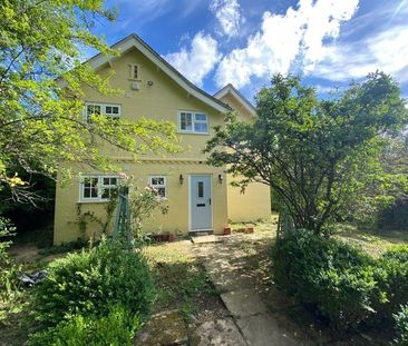 4 bedroom detached house to rent - Photo 1