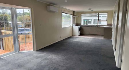 Newly refurbished 3 bedroom home - Photo 5