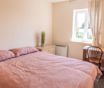 2 bed student apartment near York St John University Room 2 - Photo 1