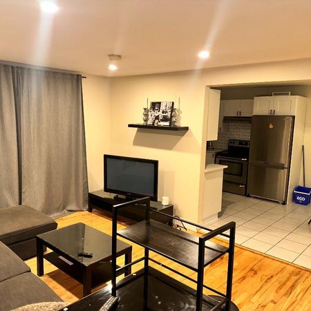 Appartement Meublé 4 1/2, 2 CH à Laval Chomedey - Photo 3
