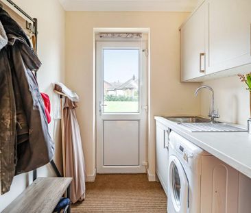 3 bedroom bungalow to rent - Photo 1