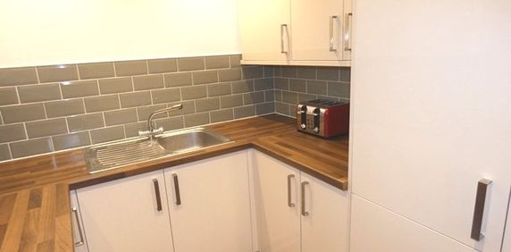 2 bedroom property to rent - Photo 2