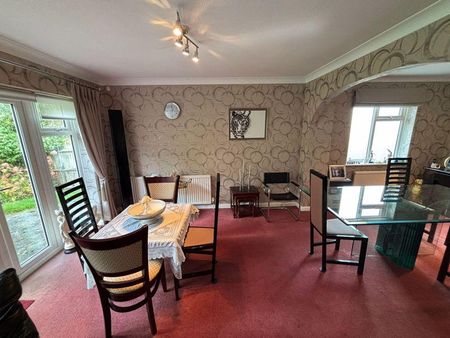 4 bedroom detached house to rent - Photo 4