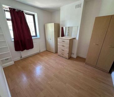 Blundell Road, Edgware, HA8 - Photo 5