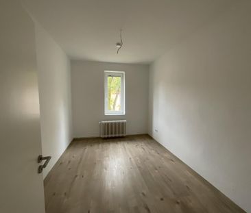 Sanierte 3-Zimmer-Wohnung mit Wanne in Wilhelmshaven Fedderwardergr... - Photo 4