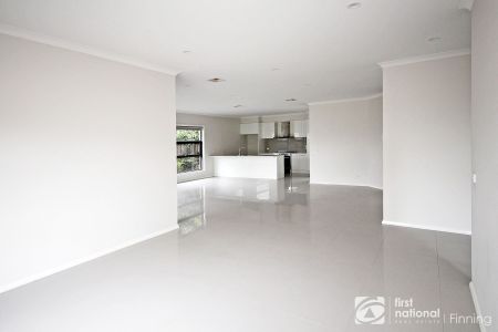 2/17 Bakewell Street, 3977, Cranbourne Vic - Photo 3