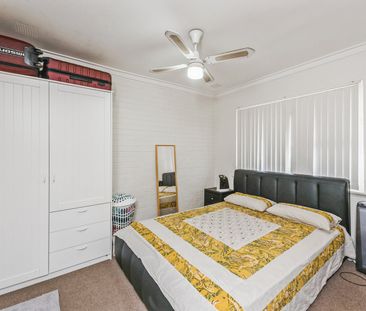 QUIET COMPLEX LIVING ! - Photo 4