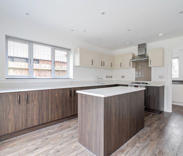 4 bedroom detached house to rent - Photo 4