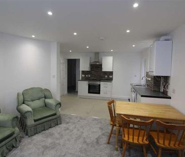 Belmont Road Lower Flat, Southampton, SO17 - Photo 6