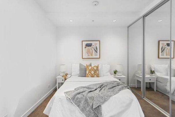 Move Where It's Happening Chic Living by the Yarra Trail - Photo 1