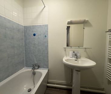 Location Appartement 2 pièces 43m² ORLEANS 45000 - Photo 4