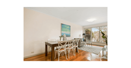 Modern Family Living in a Prime Doncaster East Location - Photo 3