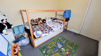 2 bedroom House in Hindle Place, Leeds - Photo 3