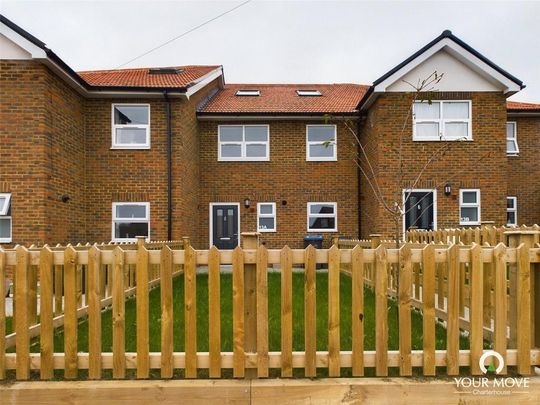 4 bedroom end of terrace house to rent - Photo 1