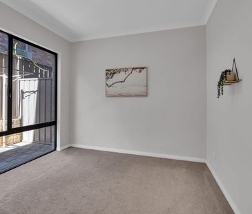 Modern & Low Maintenance! - Photo 1