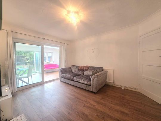 3 bedroom terraced house to rent - Photo 1