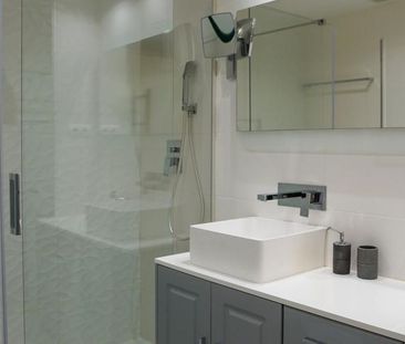 2 bedroom luxury Apartment for rent in Nueva Andalucia, Andalusia - Photo 5